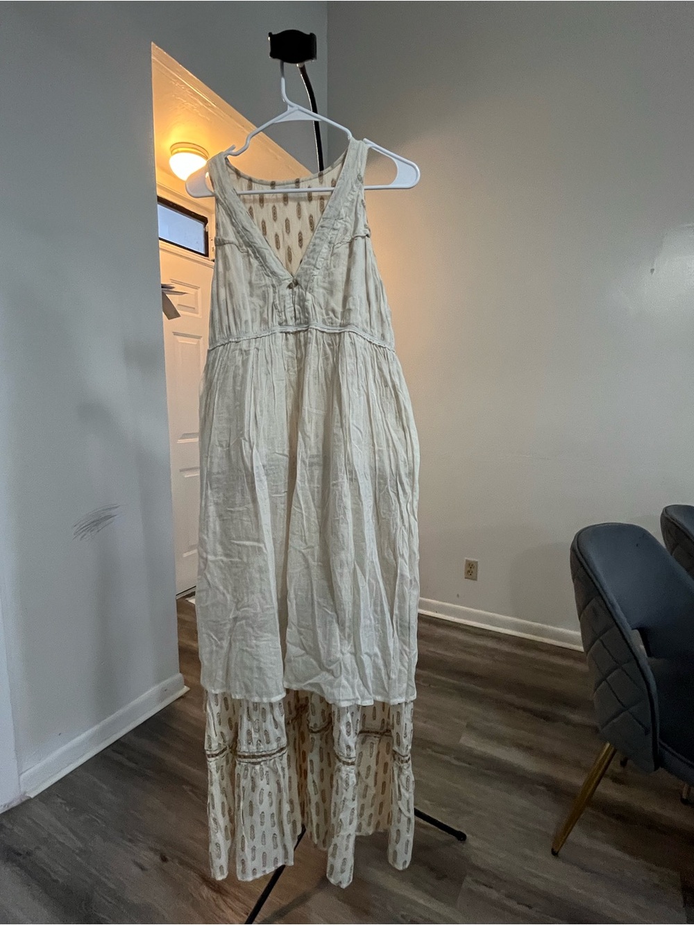 Cream V-Neck Cotton Maxi Dress - Picture 5 of 9